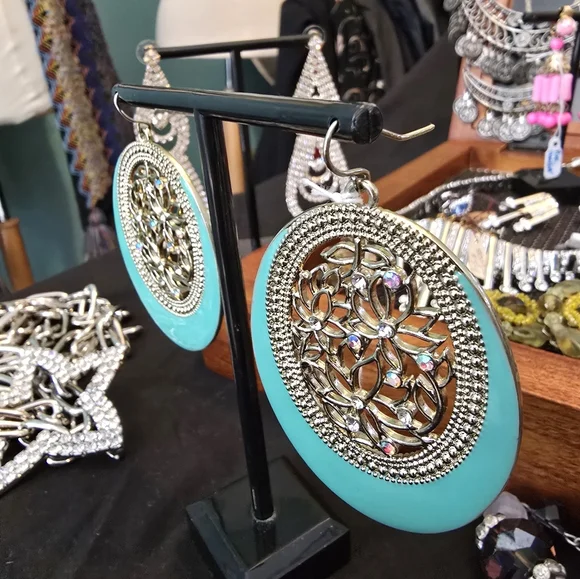 Elegant Large Turquoise Enamel Earrings - Picture 5 of 6